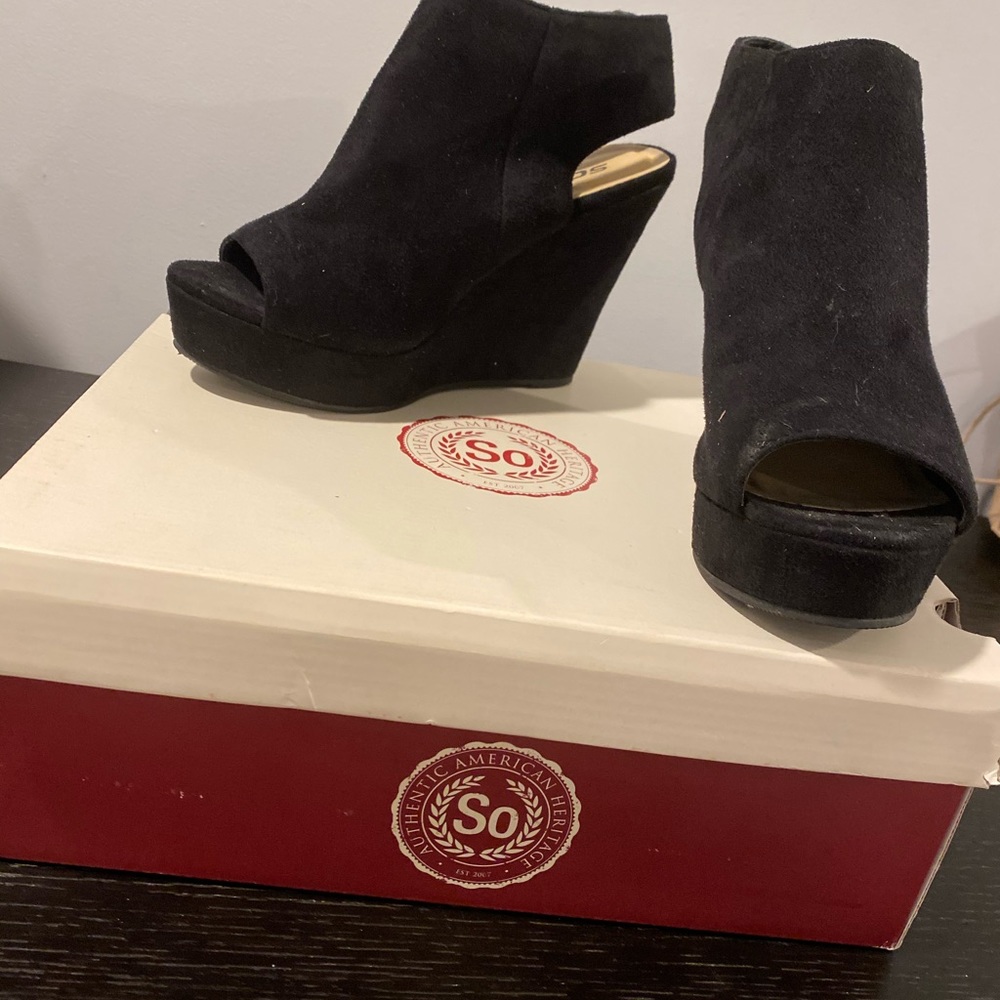Soda-velvet black wedge